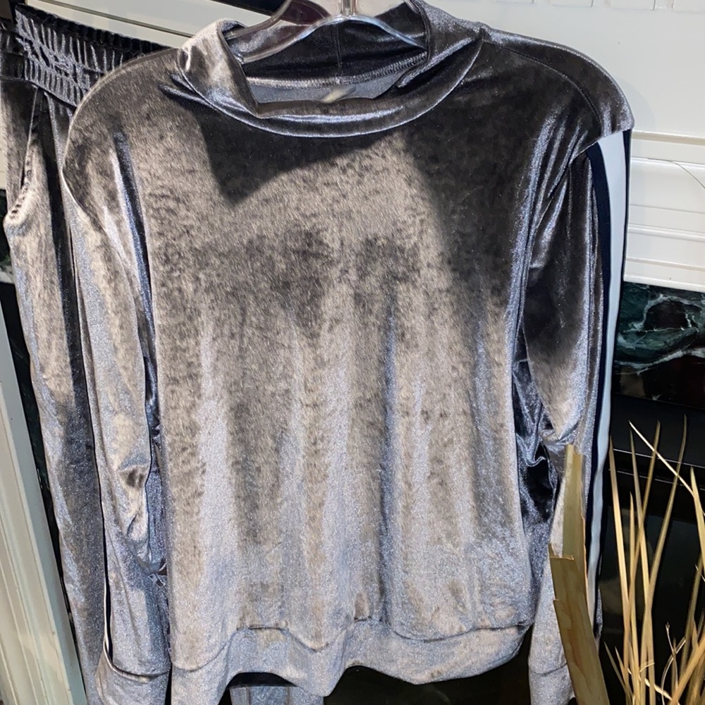 Silver Chic! - image 2